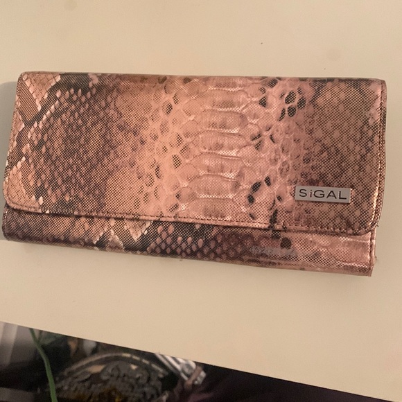 Wallet - Picture 1 of 6